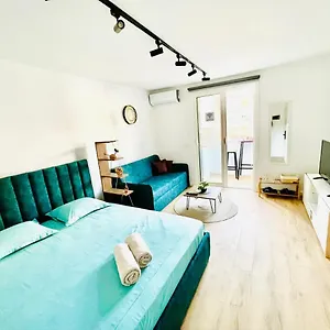  Appartement 1, Albanie